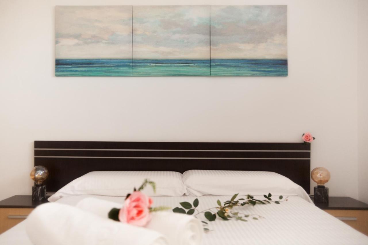 Apartamentos Thaisay Luz Del Mar II بويرتو ذيل كارمين المظهر الخارجي الصورة